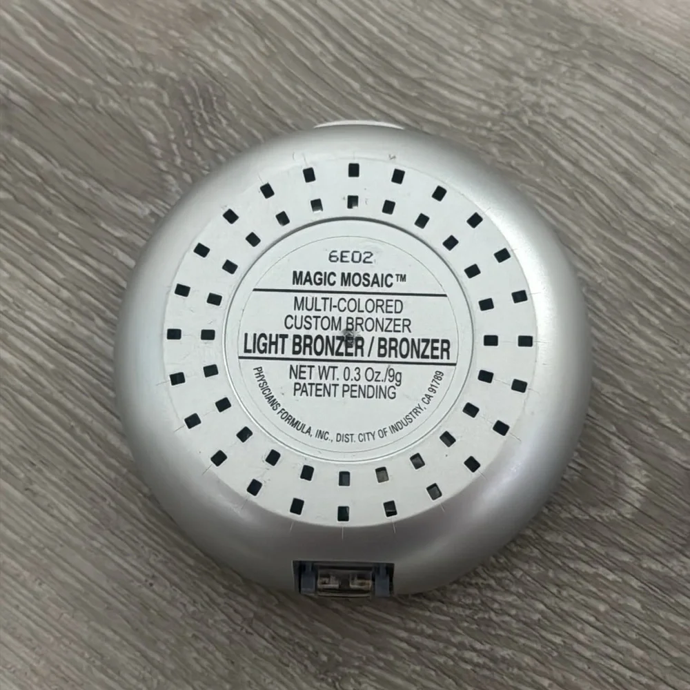 Physicians Formula Magic Mosaic Pressed Powder Light Bronzer Makeup